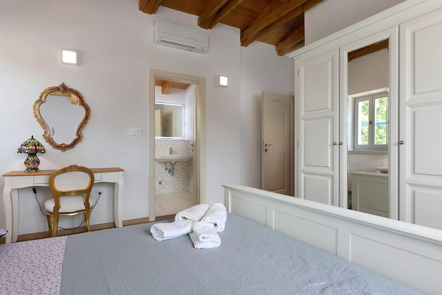 Strandnahe Steinvilla Nur 800 Meter Zum Strand Mit Privatpool, Bbq, Waschmaschine Funtana 0*,  Croatia